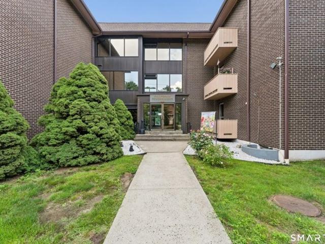 Condo for sale in Stratford, Connecticut