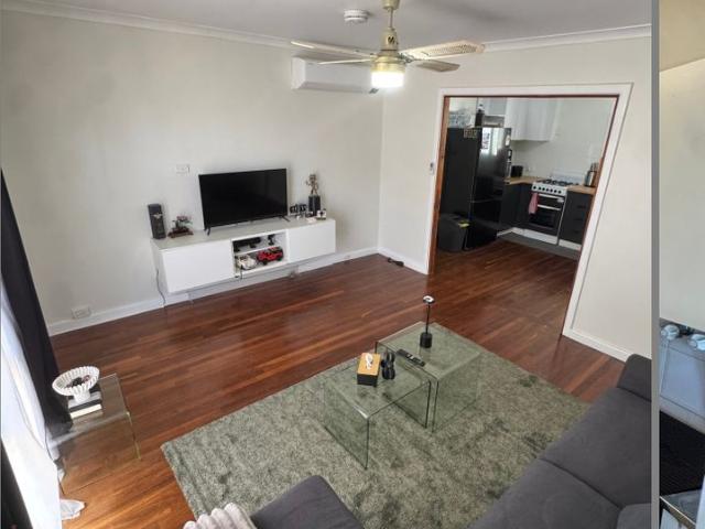 Room for rent in Calista, Western Australia