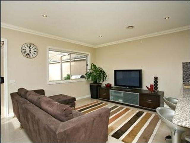 Townhouse for rent in Ardeer, Melbourne