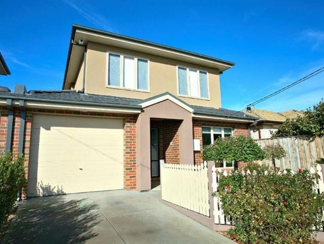 Townhouse for rent in Ardeer, Melbourne