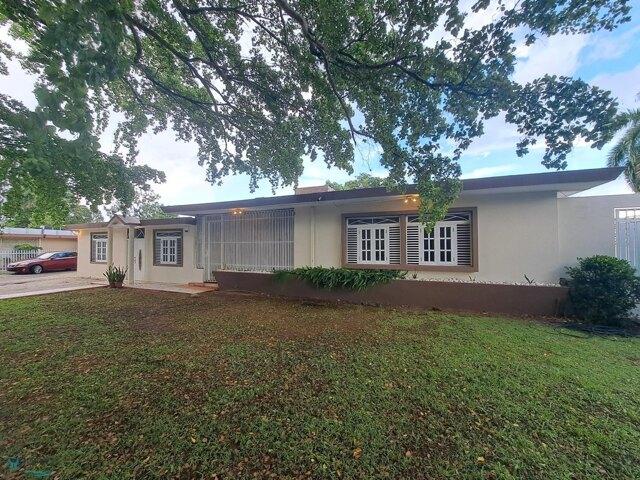House for sale in San Juan