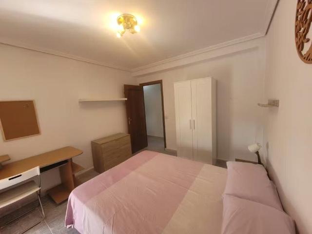 Apartamento en alquiler en Cerro-Amate, Sevilla