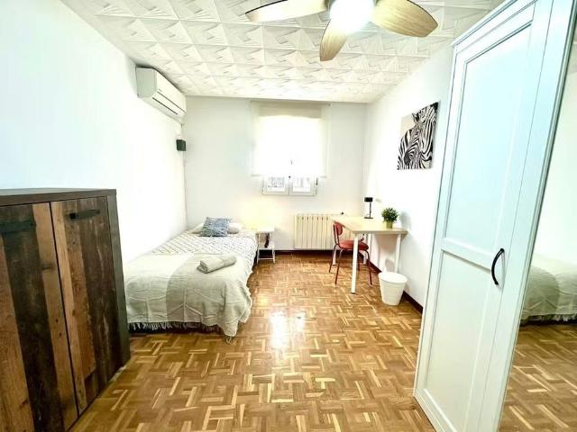 Casa en alquiler en Puente de Vallecas, Madrid