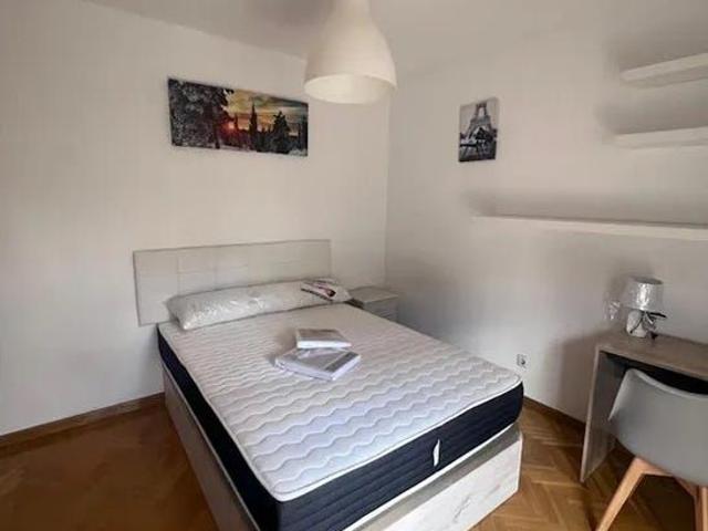 Casa en alquiler en Madrid, Valdefuentes