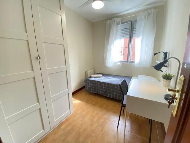 Casa en alquiler en Puente de Vallecas, Medina-sidonia