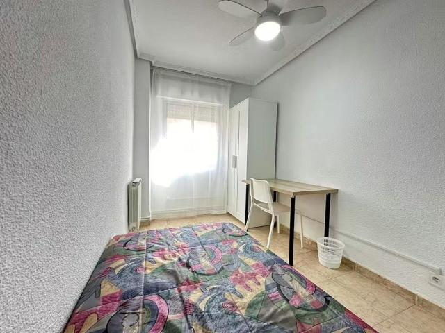 Apartamento en alquiler en Zarzaquemada, Leganés
