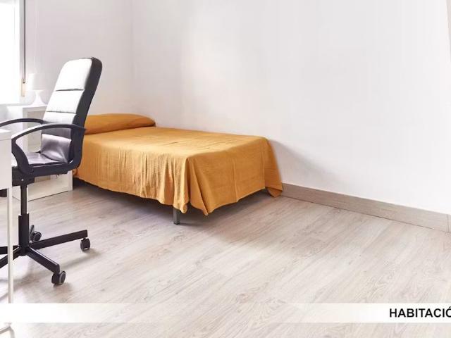 Apartamento en alquiler en Los Remedios, Sevilla