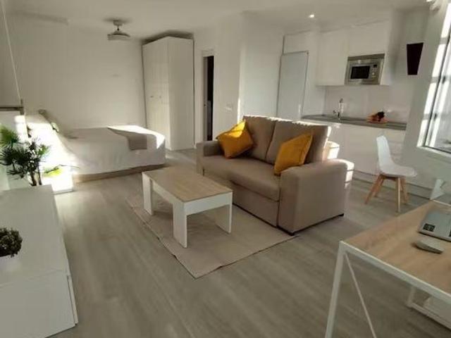 Apartamento en alquiler en Este, Málaga-Costa del Sol