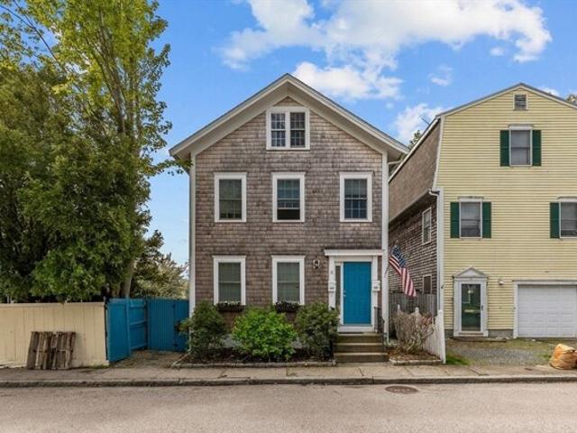 House for sale in Newport