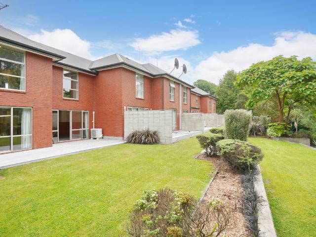 Apartment for rent in Chaslands, Canterbury