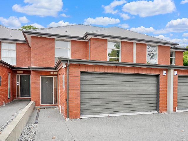 Apartment for rent in Chaslands, Canterbury