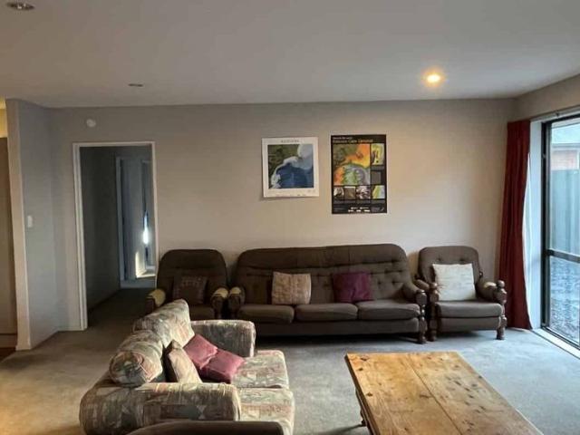 House for rent in Chaslands, Canterbury
