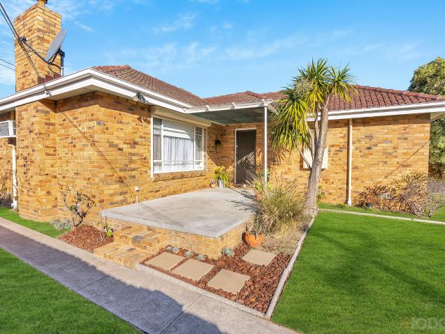 House for sale in Moorabbin