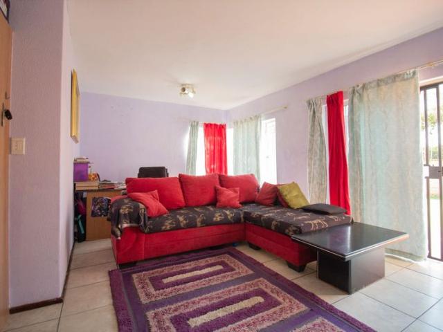 Apartment for sale in Johannesburg, West