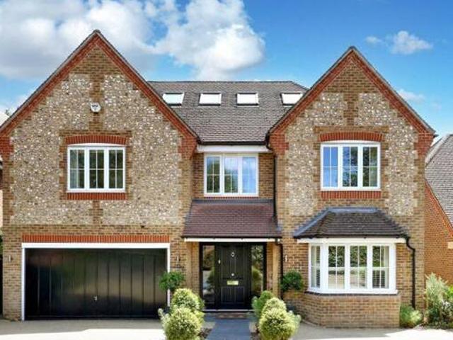 House for sale in Beaconsfield, Knotty Green