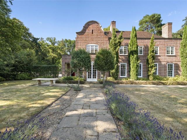 House for rent in Virginia Water, Runnymede