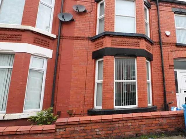 House for rent in Calderstones