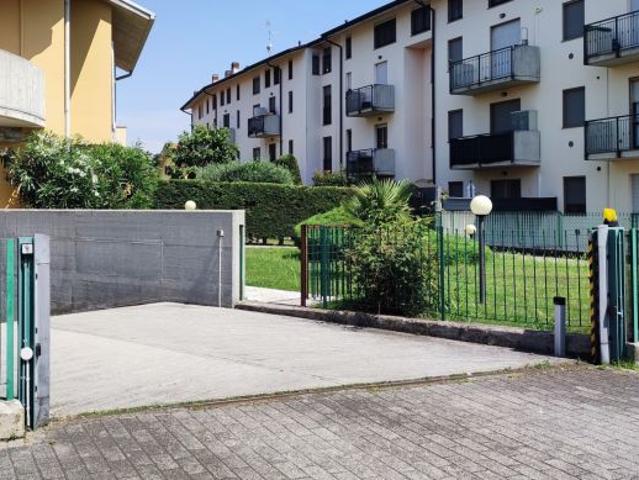 Box in vendita a Calvenzano, Lombardia
