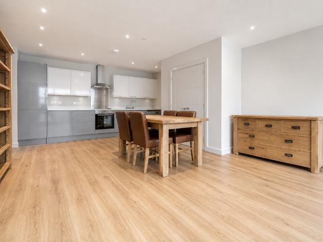 Apartment for rent in St James, Sandown Park