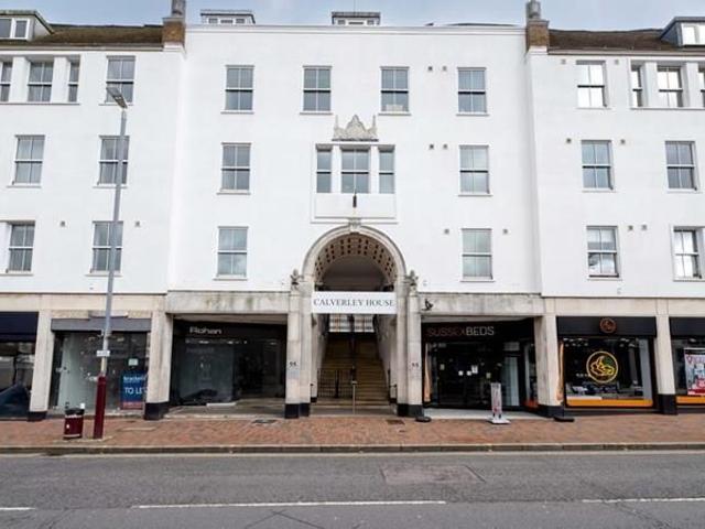 Studio for rent in St James, Sandown Park