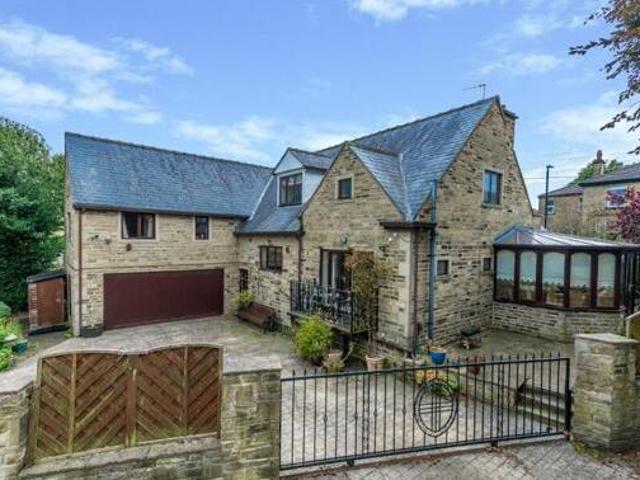 House for sale in Pudsey, West Yorkshire