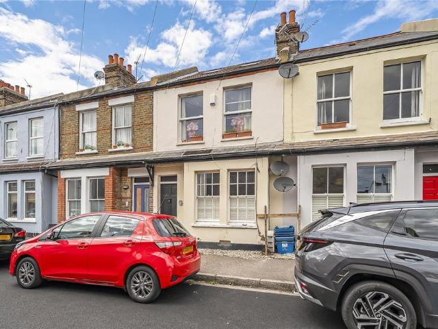 Apartment for rent in Strawberry Hill, Greater London