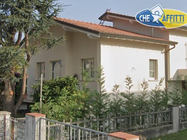 Villa Indipendente in affitto a Camaiore, Lucca