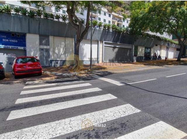Ponto Comercial venda em Câmara De Lobos, Serrado de Adega