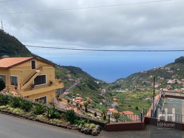 Terreno venda em Câmara De Lobos, Cruz da Caldeira Terreno venda em Câmara De Lobos, Cruz da Caldeira