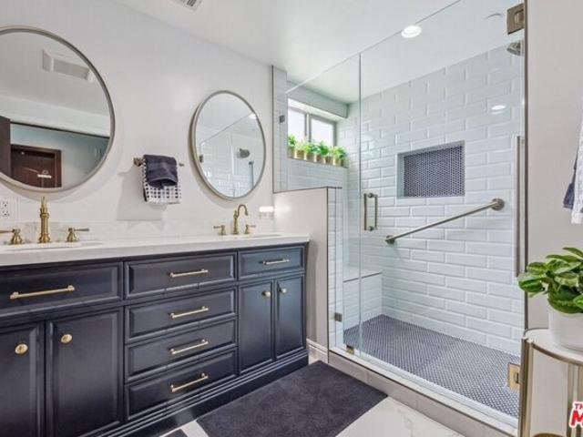 Condo for sale in North Hollywood Neighborhood Council District, Canoga Park