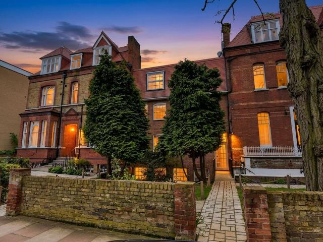 Studio for rent in Putney, Greater London
