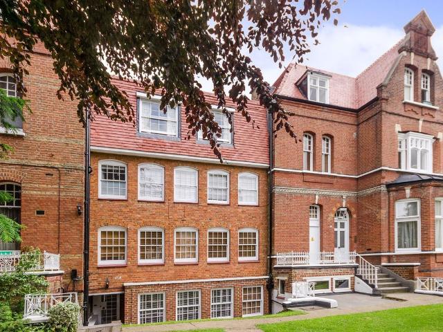 Studio for rent in Putney, Greater London