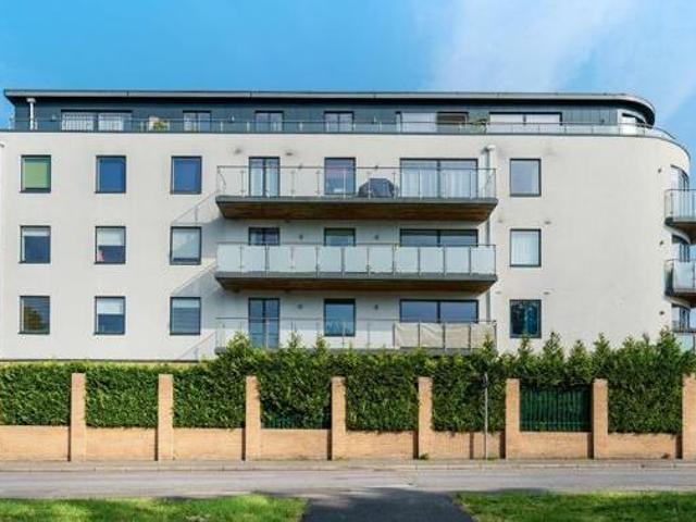 House for sale in Surrey, England