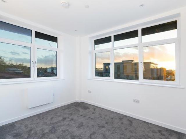 Apartment for rent in Heol-las, Surrey