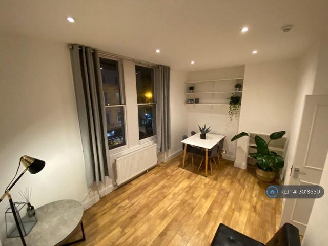 Apartment for rent in Camberwell, Greater London