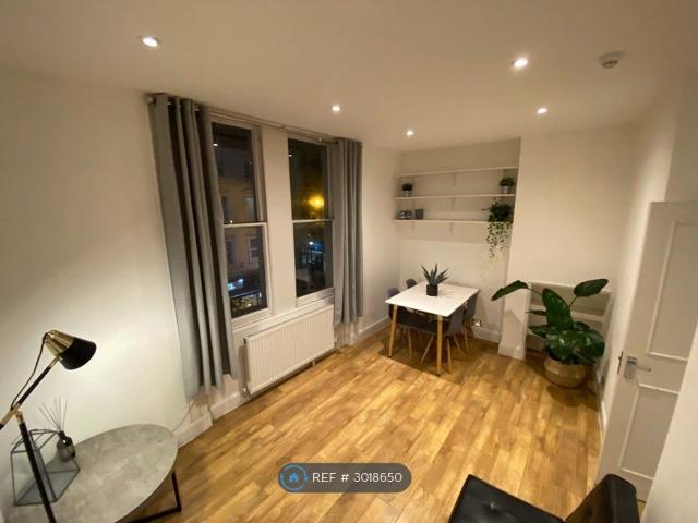 Apartment for rent in Camberwell, Greater London