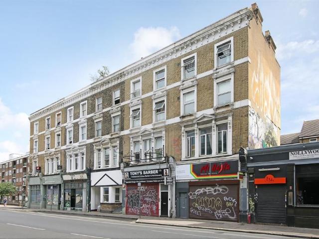 Apartment for rent in Elmington Estate, Greater London