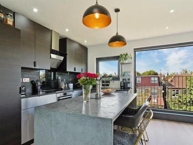 House for sale in Brentford End, Greater London