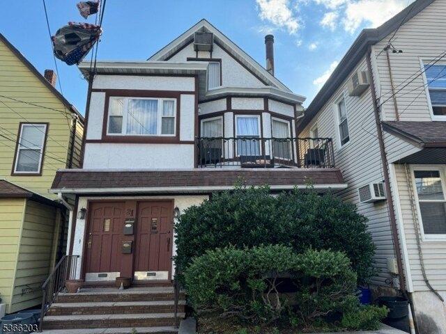 House for sale in Garfield