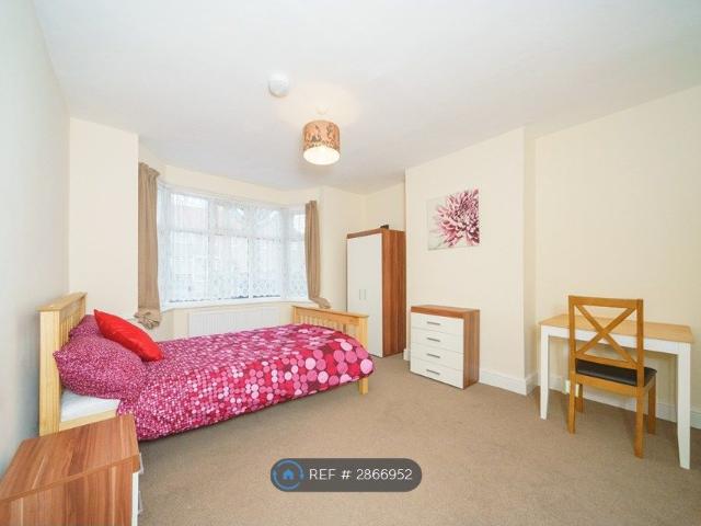 Room for rent in London Borough of Ealing, Greater London