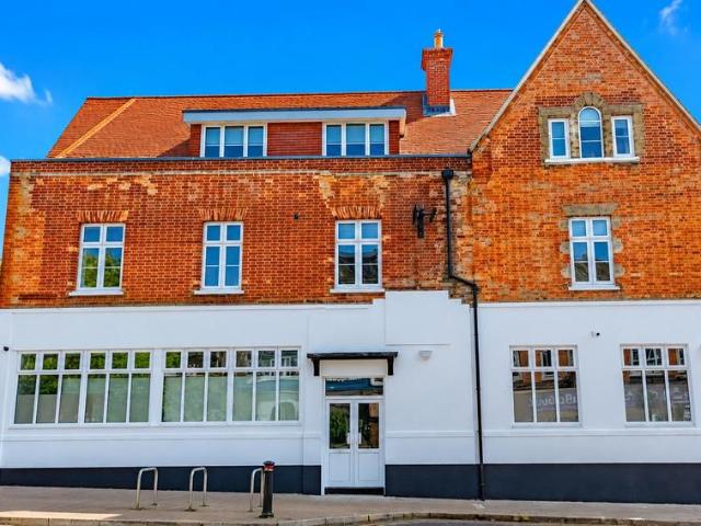 Apartment for rent in Heol-las, Surrey