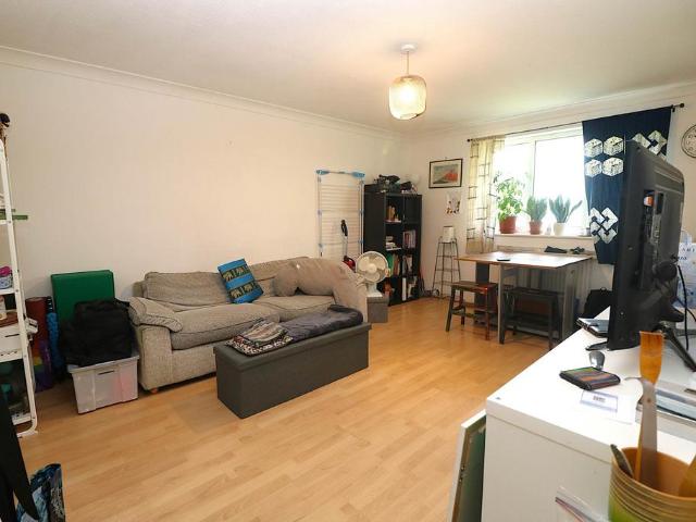 Apartment for rent in Colney Hatch, Greater London