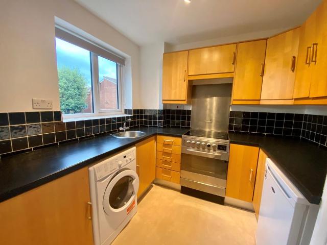 Apartment for rent in Colney Hatch, Greater London