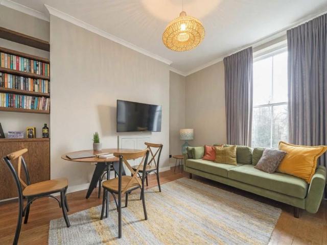 Apartment for rent in North Kensington, Greater London