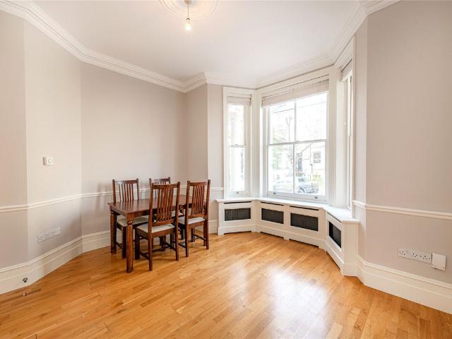 Apartment for rent in North Kensington, Greater London