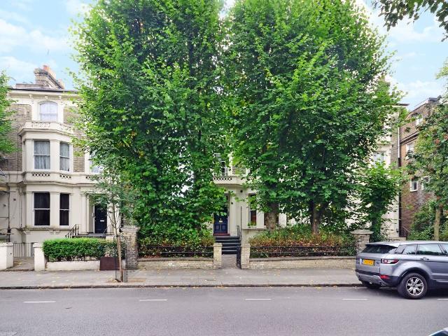 Apartment for rent in Silchester Estate, Greater London