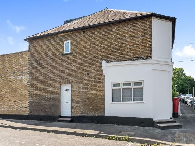 Apartment for rent in Norbiton, Greater London