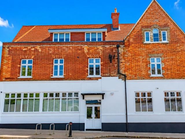 House for rent in Heol-las, Surrey