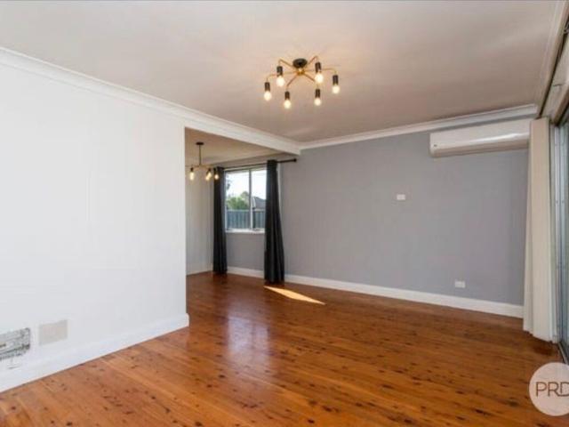 Room for rent in Cambridge Park, Sydney