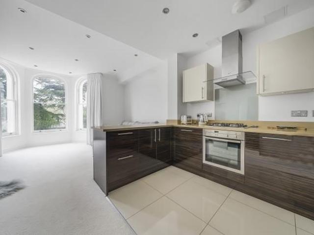 Apartment for rent in St Margarets, Greater London